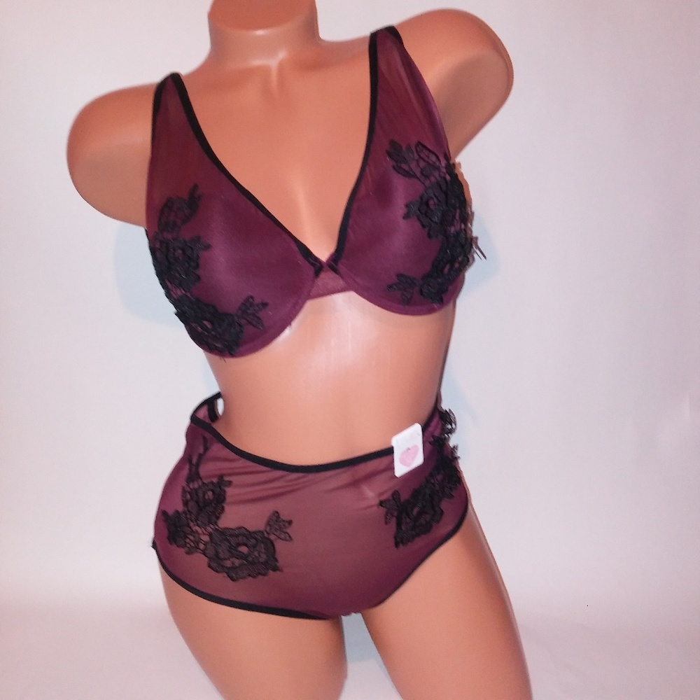 True Bra Set - Picture 2 of 8